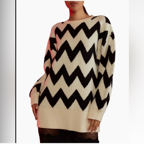 Cynthia Rowley Sweaters - Cynthia Rowley Black and Cream Chevron Crewneck Sweater